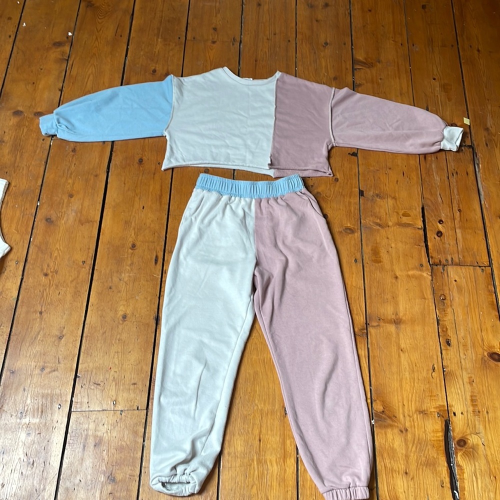 Sweatshirt and sweatpants matching set